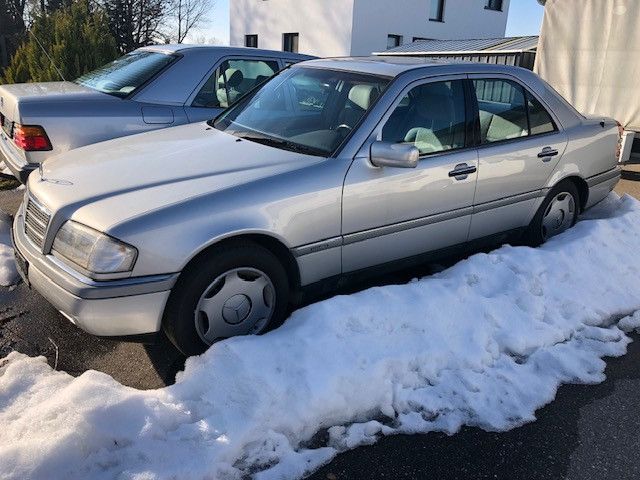 Mercedes-Benz C 250 268.824 km 2.990 &euro; Passau 94032