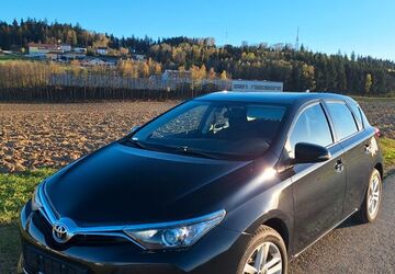Toyota Auris 69.000 km 12.390 &euro; Passau 94034