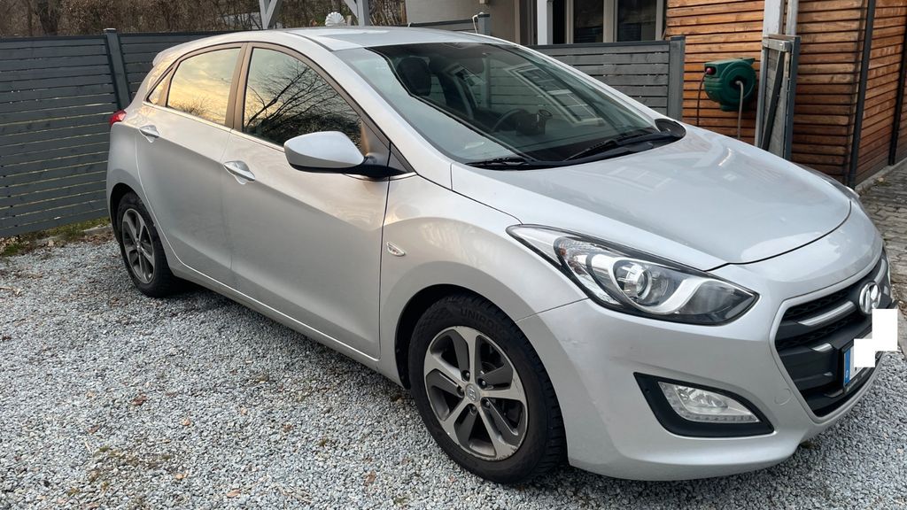 Hyundai i30 89.000 km 9.200 &euro; Passau 94034