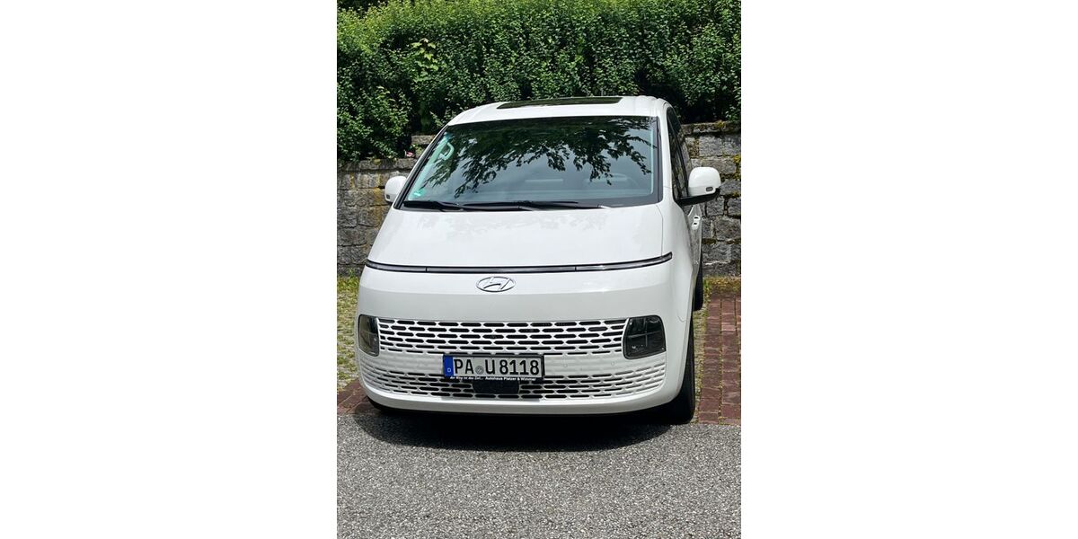 Hyundai STARIA 25.920 km 38.970 &euro; Passau 94032