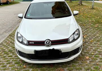 VW Golf 127.200 km 9.900 &euro; Perlesreut 94157