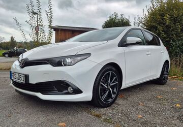 Toyota Auris 86.000 km 12.900 &euro; Tittling 94104