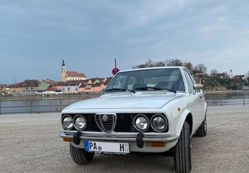 Alfa Romeo Alfetta 33.000 km 12.900 &euro; Passau 94032