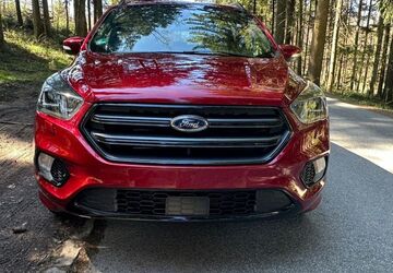 Ford Kuga 68.165 km 11.950 &euro; Salzweg 94121