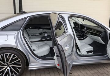 Audi A8 8.000 km 104.700 &euro; Passau 94034