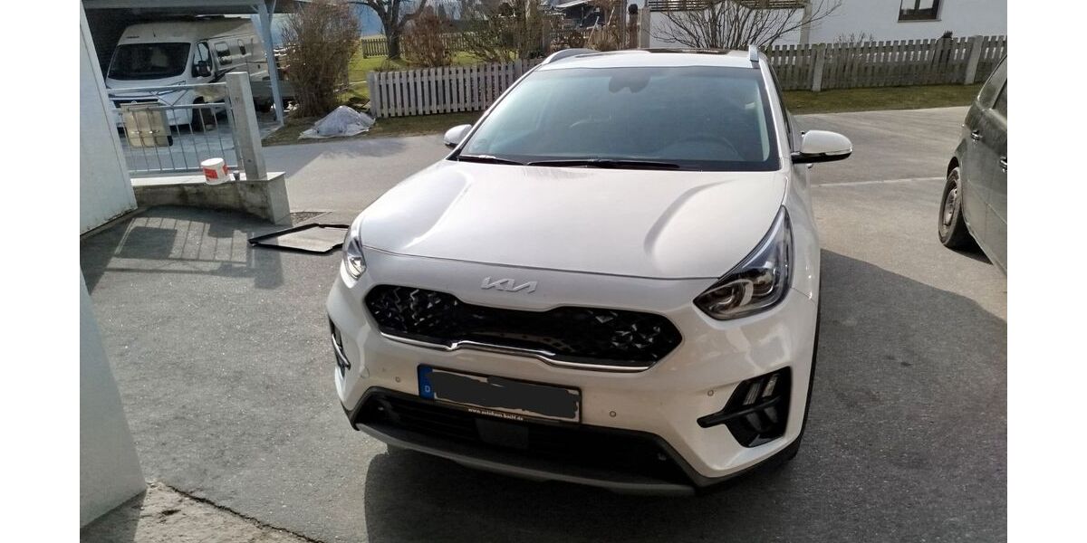 Kia Niro 50.000 km 21.550 &euro; Röhrnbach 94133