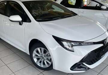 Toyota Corolla 4.000 km 25.900 &euro; Witzmannsberg 94104