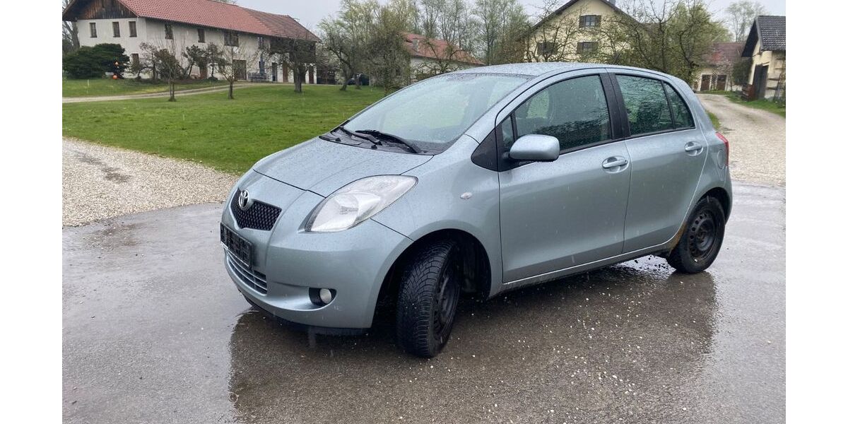 Toyota Yaris 116.000 km 2.750 &euro; Ruhstorf 94099